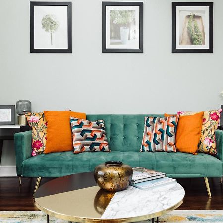 Beautiful Apartment In Guildford With Parking Send Buitenkant foto