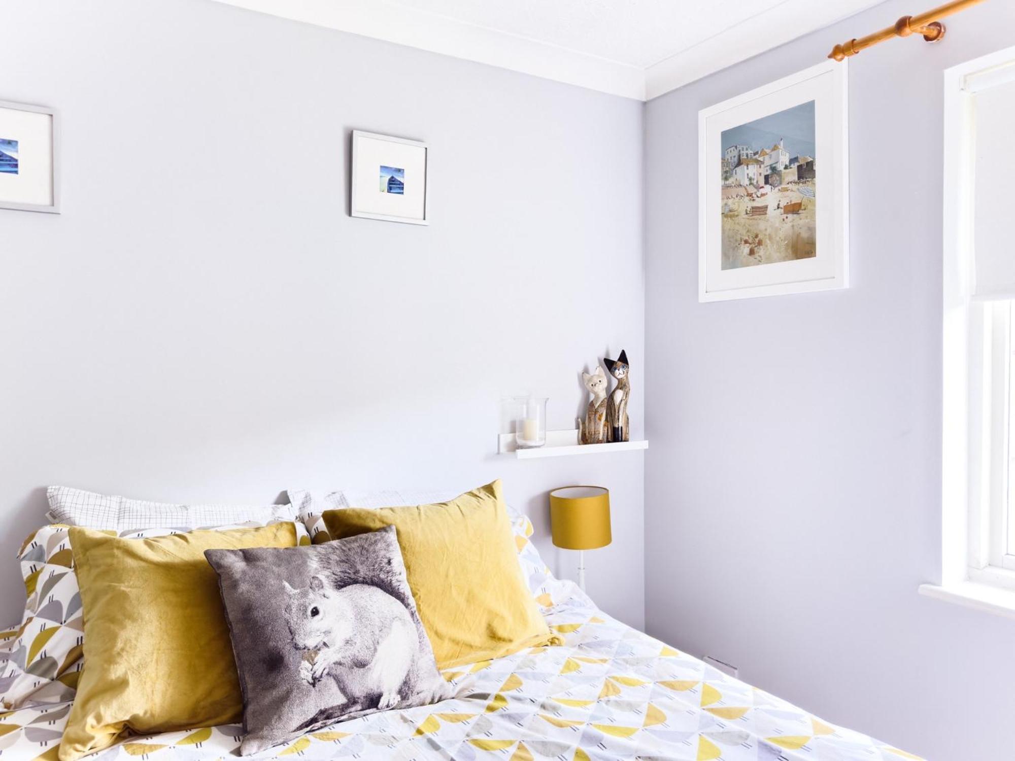 Beautiful Apartment In Guildford With Parking Send Buitenkant foto